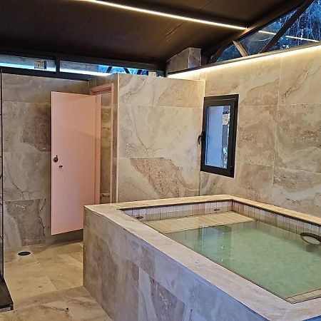 Hearts & Ponies Apartamentos Con Piscinas Privadas Cerca De La Warner チンチョン エクステリア 写真